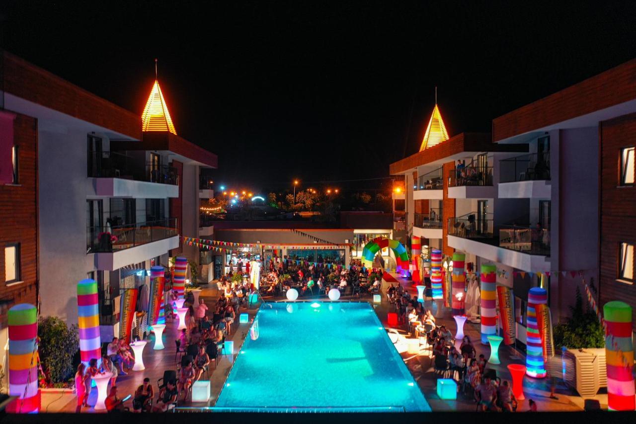 Side Amour Hotel Bagian luar foto